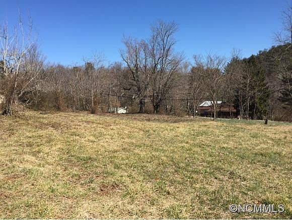 2nd image of 804 Ridge Rd