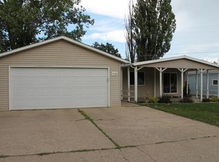 1116 11th St SE, Mandan, ND 58554