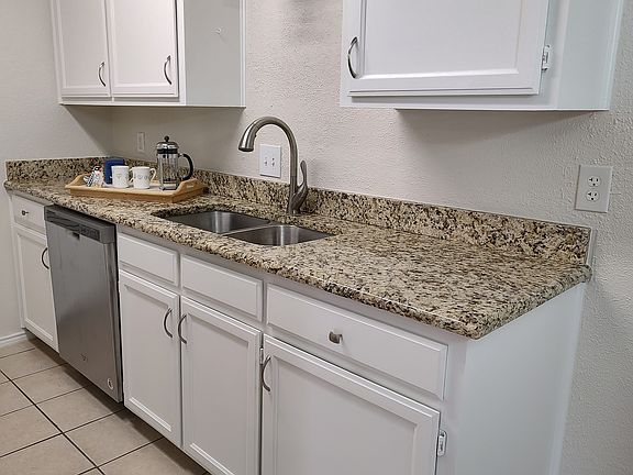 4th image of 6618 Parkview Ln