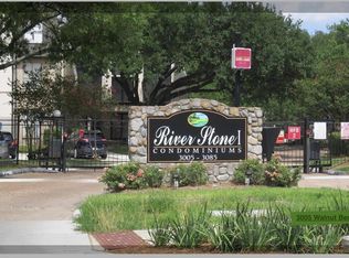 3005 Walnut Bend Ln APT 21, Houston, TX 77042