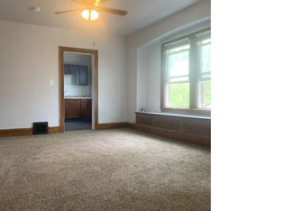 8220 Vineyard Ave, Cleveland, OH 44105