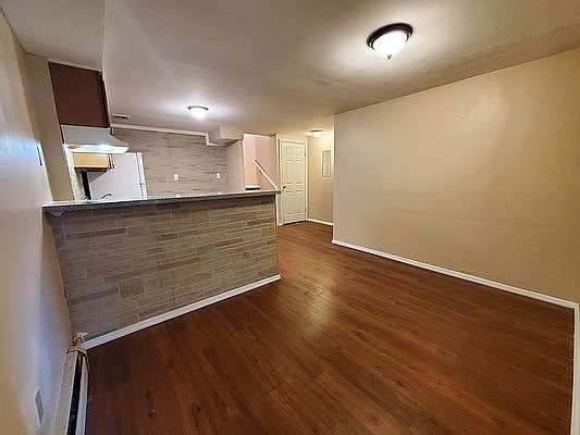 1st image of 1271 E 72nd St #1