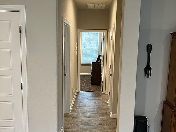 Hallway to bedrooms