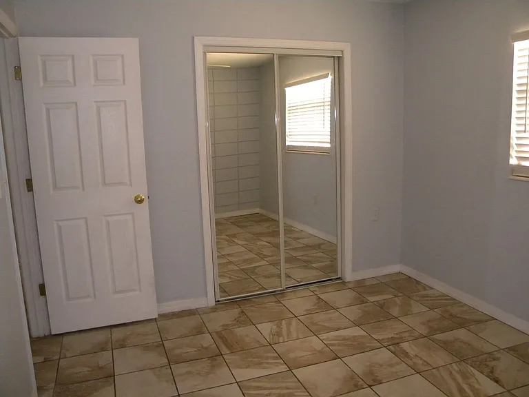 1031 Royal Palm Ave #3 — Photo 14