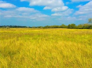 5002 La Para Rd, BEEVILLE, TX 78102