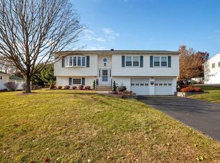 3 York Pl, Washingtonville, NY 10992