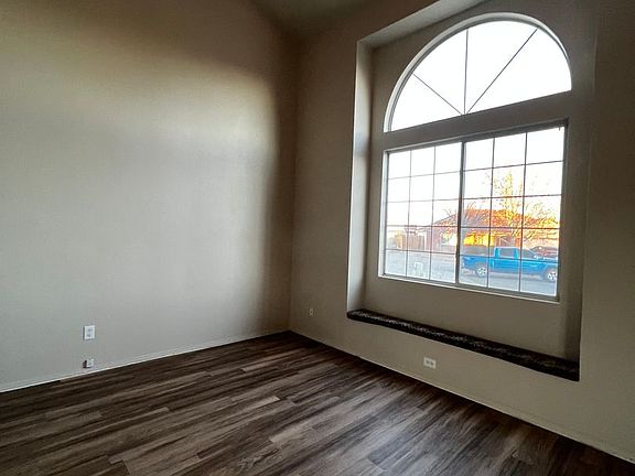 3rd image of 2000 Cherry Rd NE