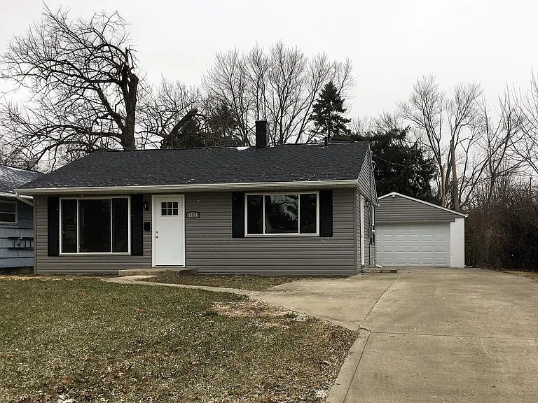 1114 Acton Rd — Photo 1