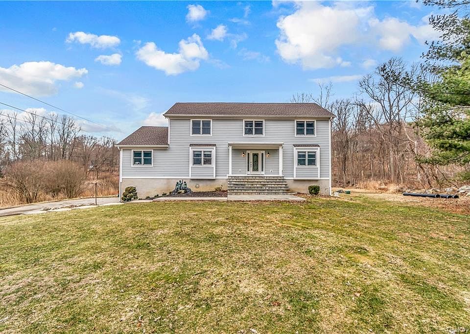 1st image of 19 Stephanie Ln