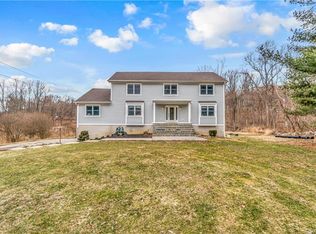 19 Stephanie Ln, Mahopac, NY 10541