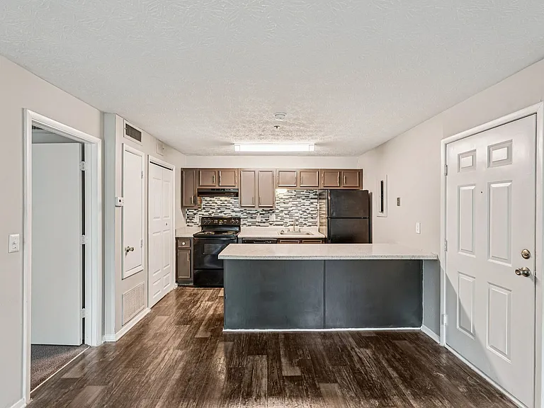 Birch Landing Apartments — Photo 42