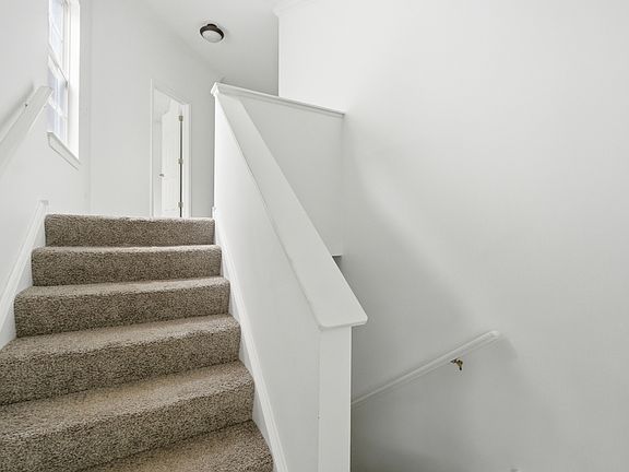 3rd image of 2290 Scott Ln Unit 2290