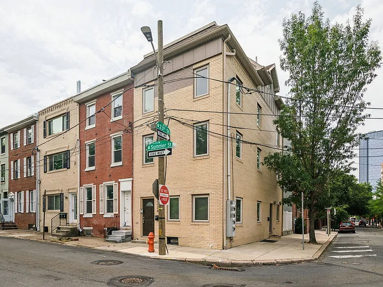 2228 Summer St #2 — Photo 11