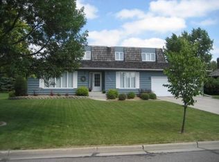 3207 Lord Cir, Grand Forks, ND 58201