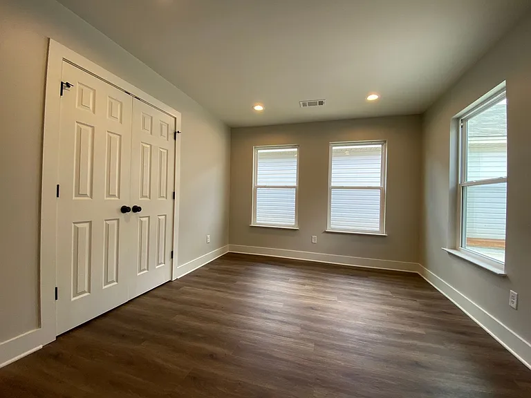 6228 Burbank Crossing Loop — Photo 17