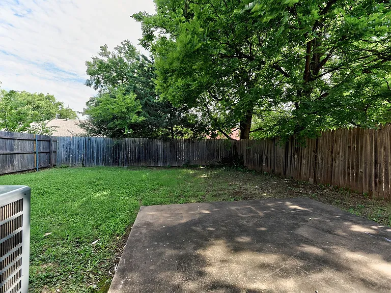 2221 NW 117th St — Photo 41