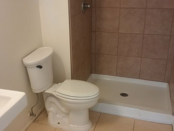 5th image of 2908 N 82nd Ave