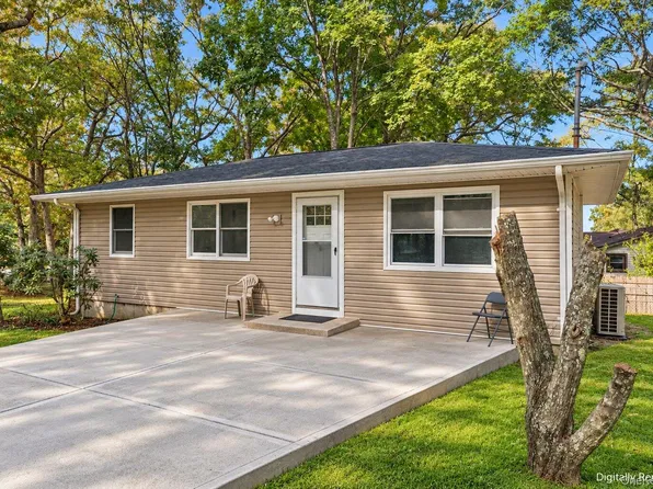 141 Suffolk Avenue, Flanders, NY 11901