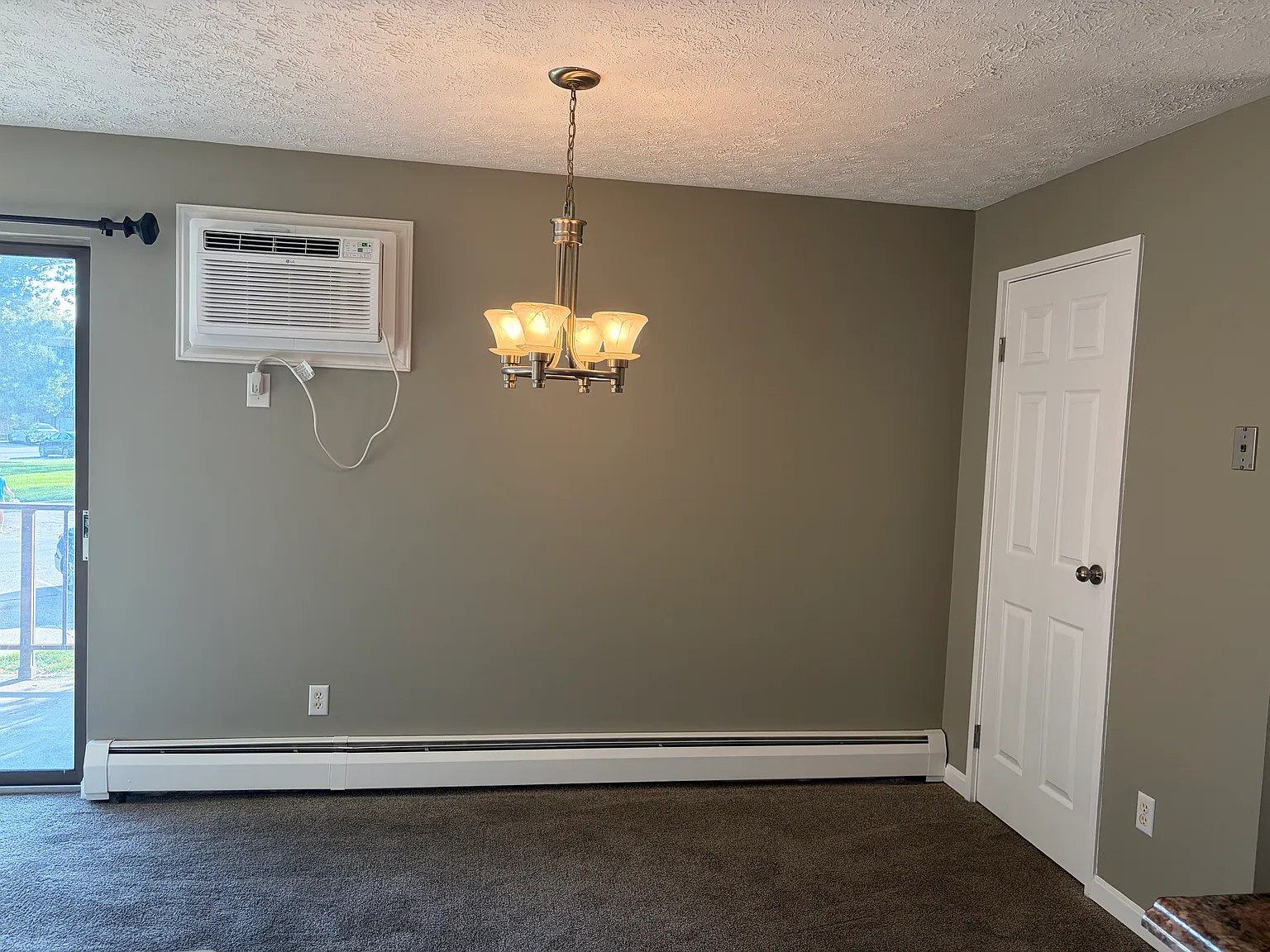 1 bed, 608 sqft, $1,100 — Photo 3