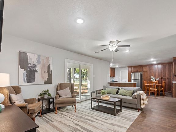 4th image of 3966 Carnett Ct