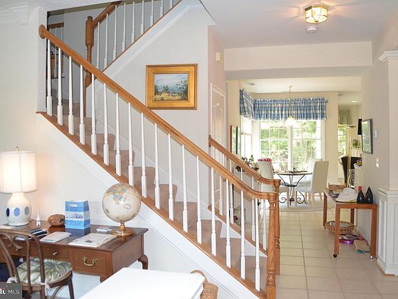4th image of 28423 Pinehurst Cir