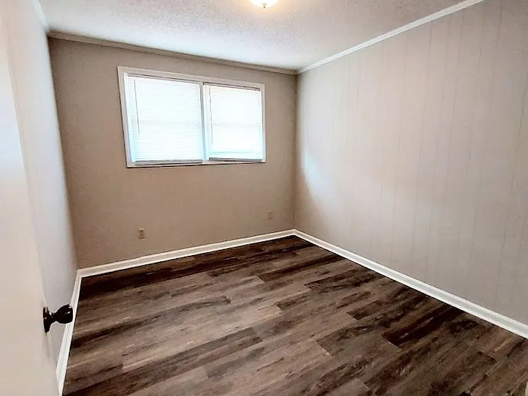 305 Club Rd — Photo 12