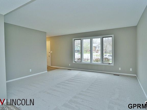 3rd image of 6210 S Richland Cir