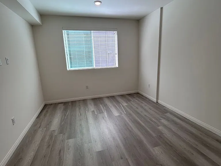 V on Victory Apartments — Photo 25