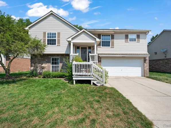 38472 Emerald Ln N, Westland, MI 48185