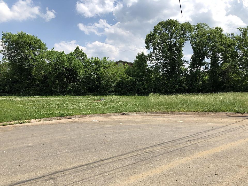 2nd image of 109 Highland Trace Cv