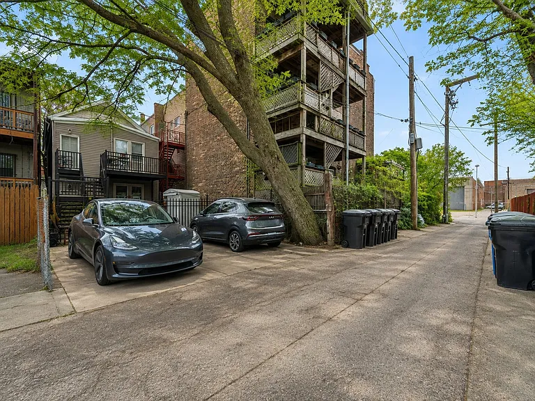 2452 W Arthington St #1 — Photo 11