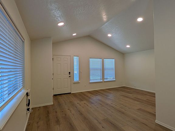 4th image of 3715 S Quay St