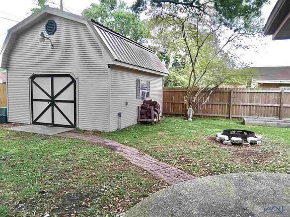 3rd image of 803 Funderburk Ave