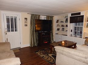 5th image of 262 Sandalwood Dr