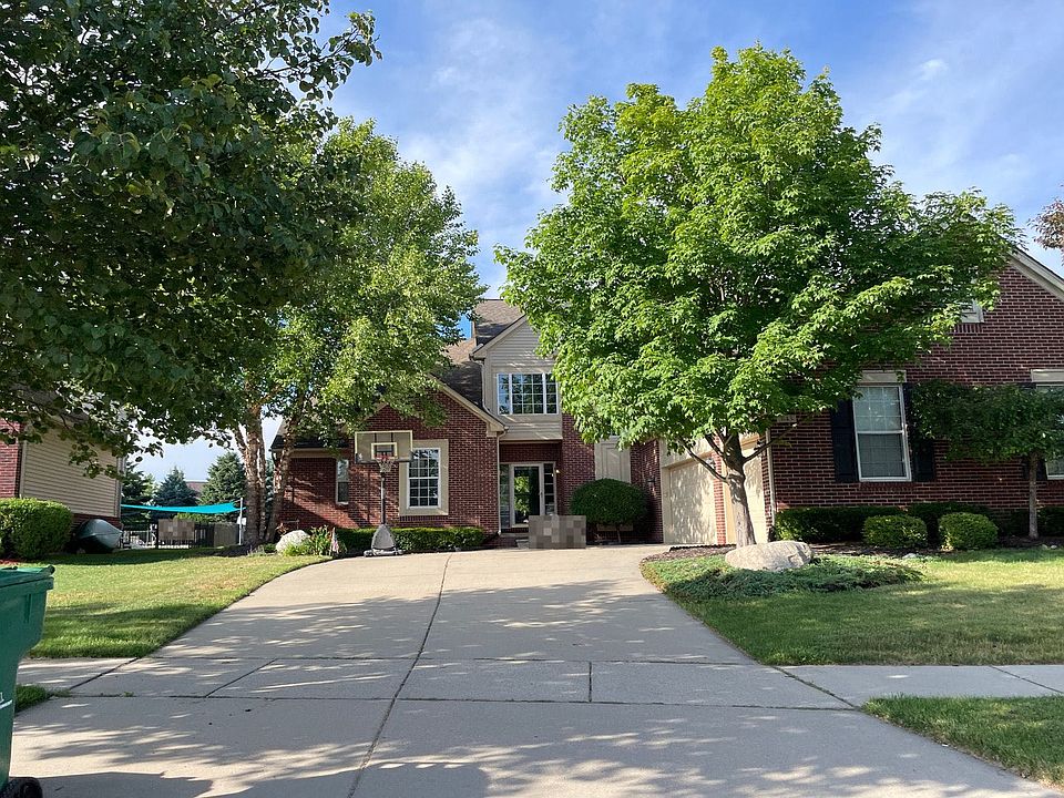 1st image of 643 Bay Pointe Dr