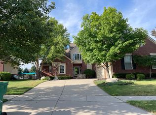 643 Bay Pointe Dr, Oxford, MI 48371