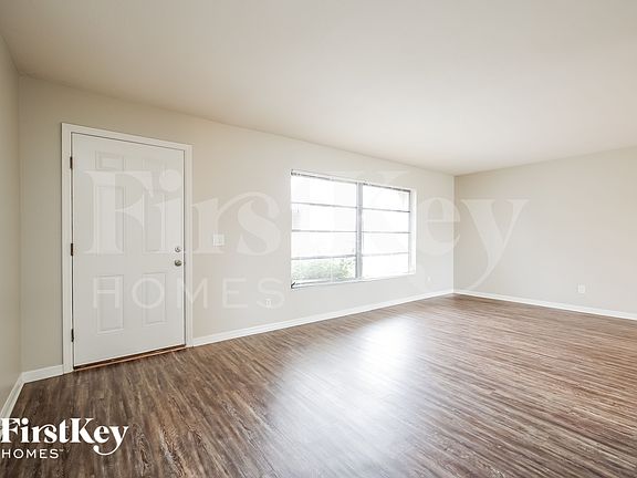 3rd image of 1809 SE 7th St