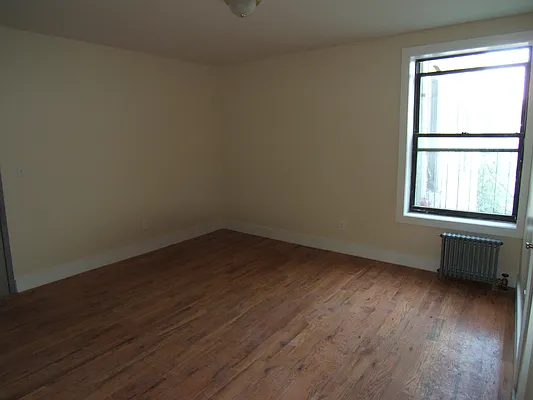 Rented by Joel Weisz, LREB | media 5