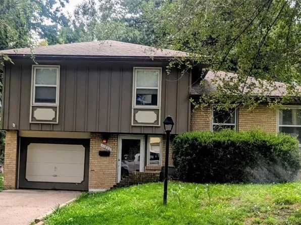 11822 Armitage Dr, Kansas City, MO 64134