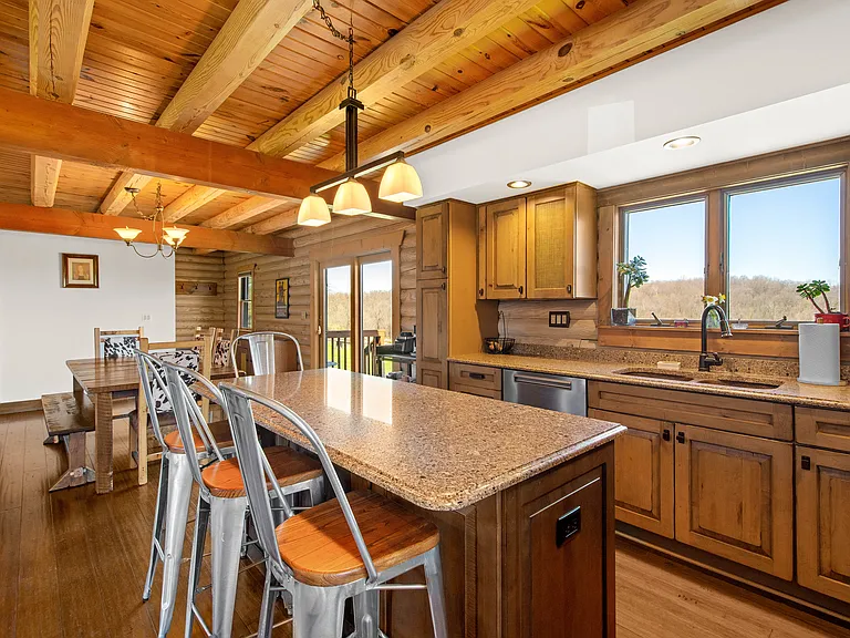 290 Washington Ave — Photo 8