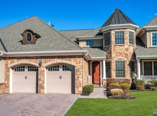 23 Windsor Ln, Ramsey, NJ 07446