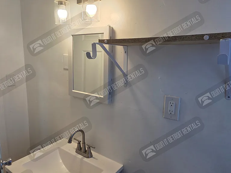 11781 Kilbourne St — Photo 19