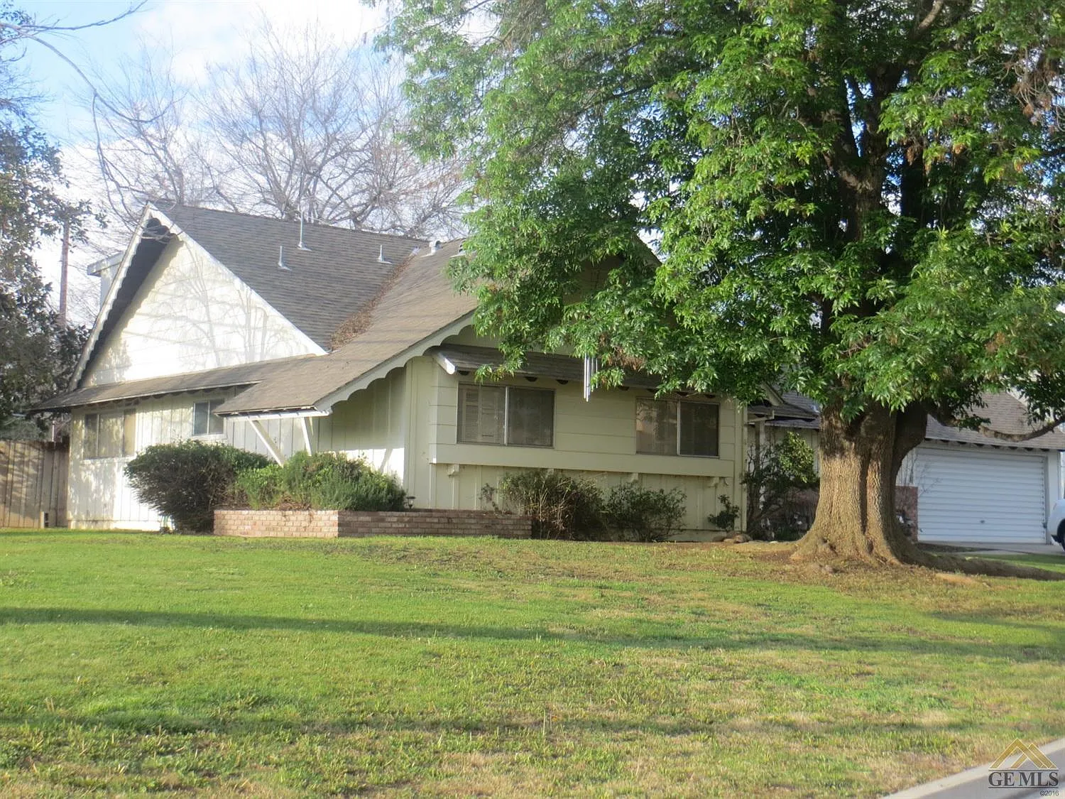 2900 Linden Ave photo 1