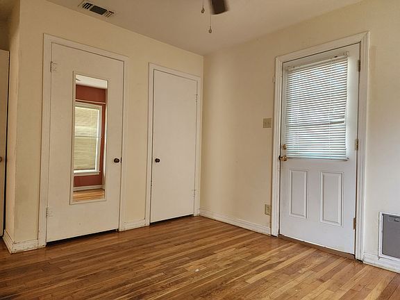 5th image of 707 W Avenue J