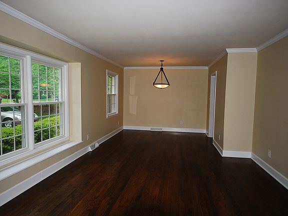 3rd image of 7100 Knightswood Dr