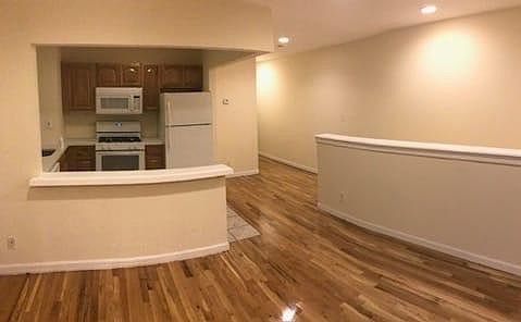 4th image of 325 Quincy Ave #2