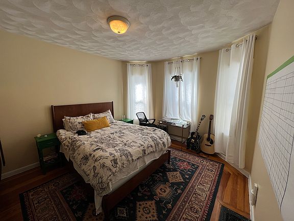 3rd image of 225 Holland St APT 1