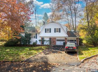 136 Pine St, Closter, NJ 07624