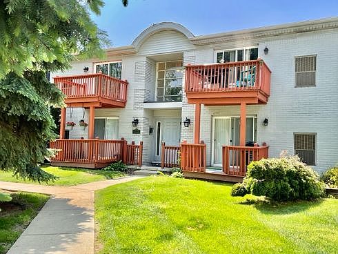 1st image of 1728 Fort St Unit 16