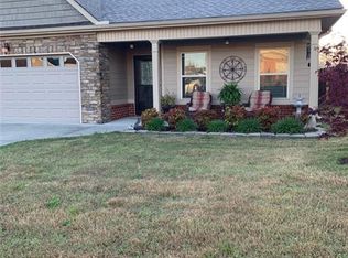 847 Colony Cir, Fort Oglethorpe, GA 30742